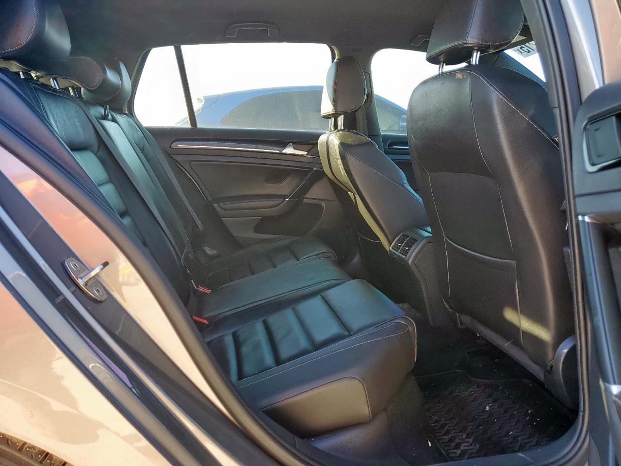 2016 Volkswagen Golf R VIN: WVWUF7AU9GW061347 Lot: 82750215