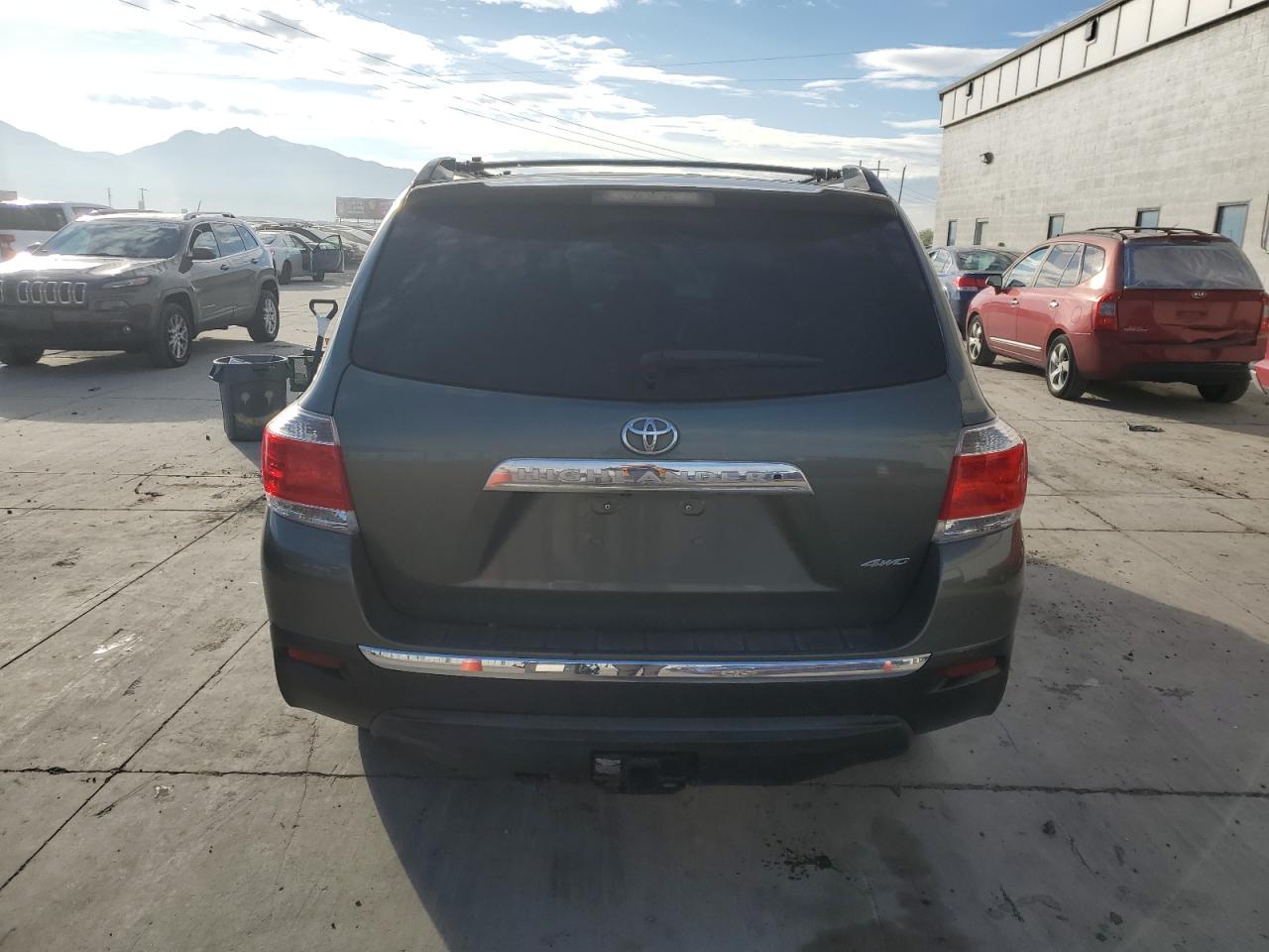 2013 Toyota Highlander Base VIN: 5TDBK3EH5DS246421 Lot: 82731785