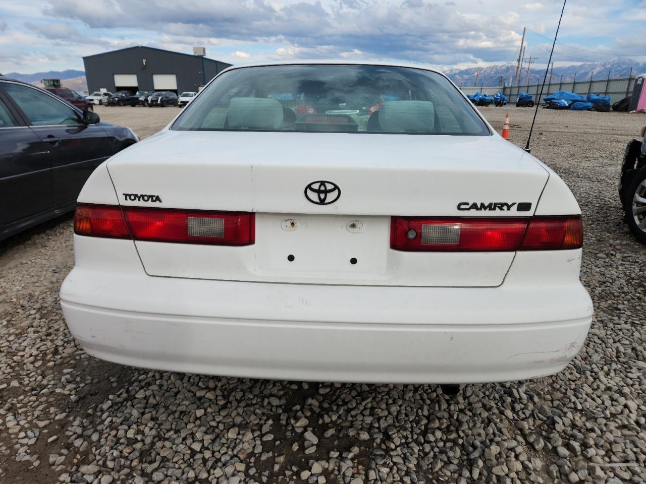 1998 Toyota Camry VIN: 4T1BG22K4WU381704 Lot: 82344075