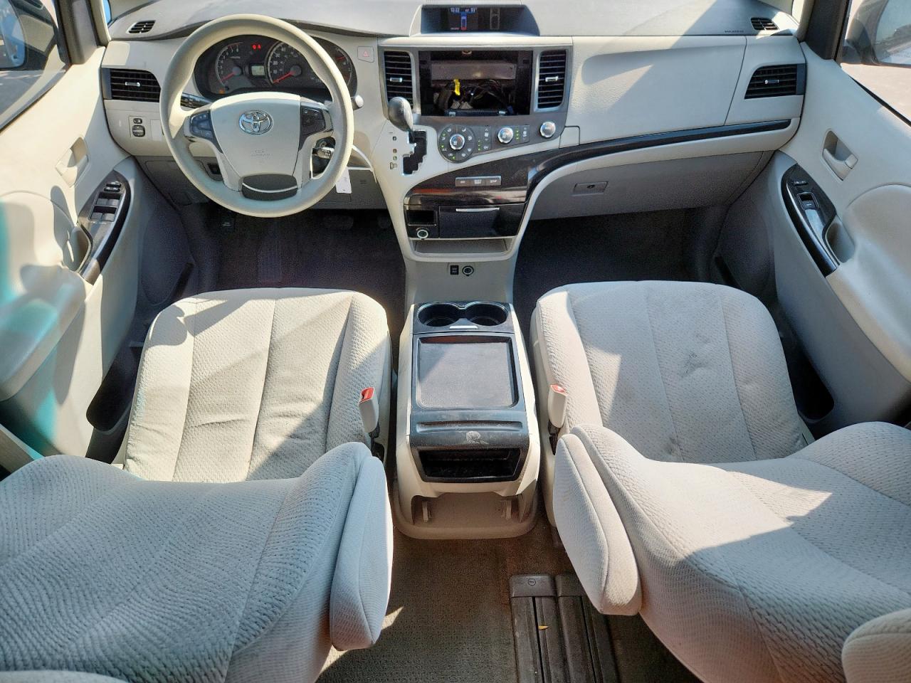 2011 Toyota Sienna Le VIN: 5TDKK3DC1BS134590 Lot: 84289525
