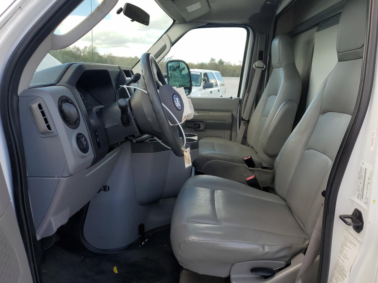 2011 Ford Econoline E350 Super Duty Cutaway Van VIN: 1FDSE3FL3BDB02056 Lot: 84881565
