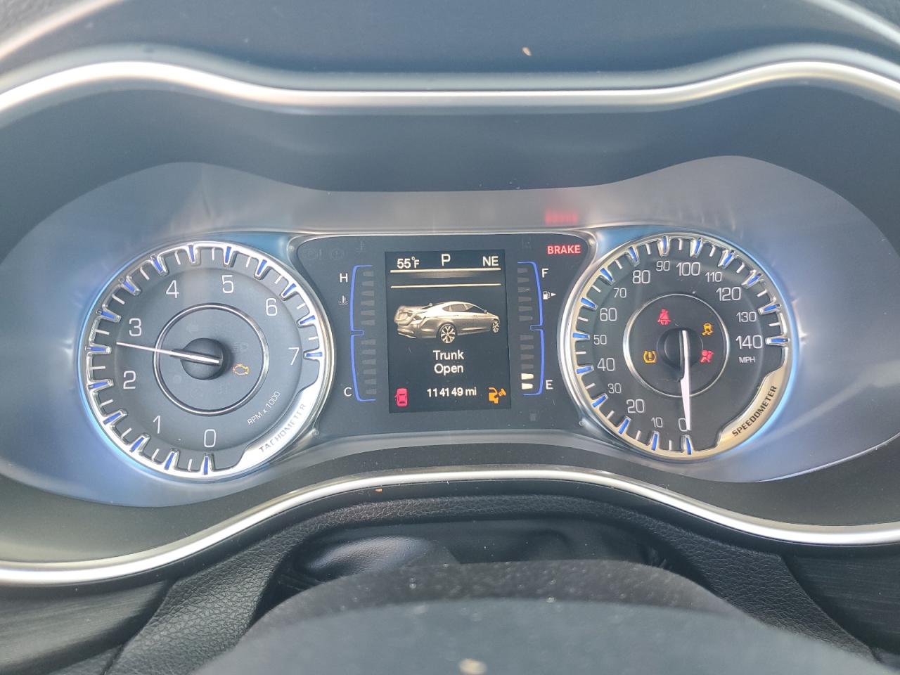 2015 Chrysler 200 Limited VIN: 1C3CCCABXFN659676 Lot: 90450365