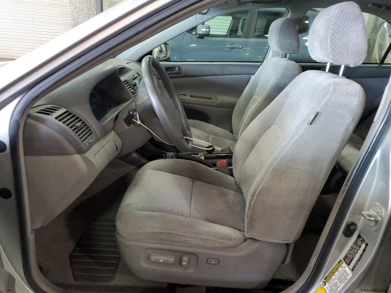 2004 Toyota Camry Le VIN: 4T1BF30K04U578636 Lot: 84881195