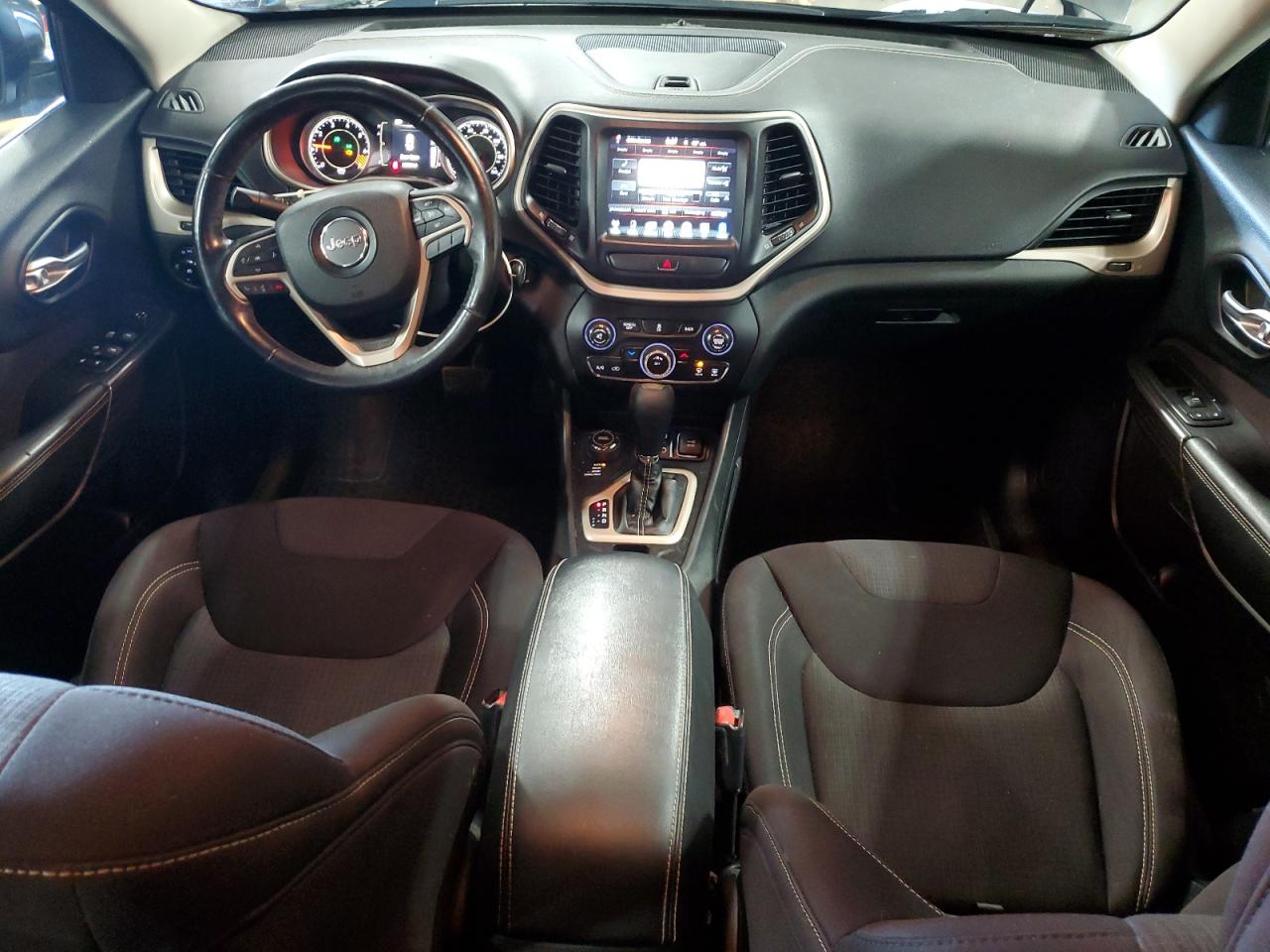 2015 Jeep Cherokee Latitude VIN: 1C4PJMCB1FW640952 Lot: 89728195