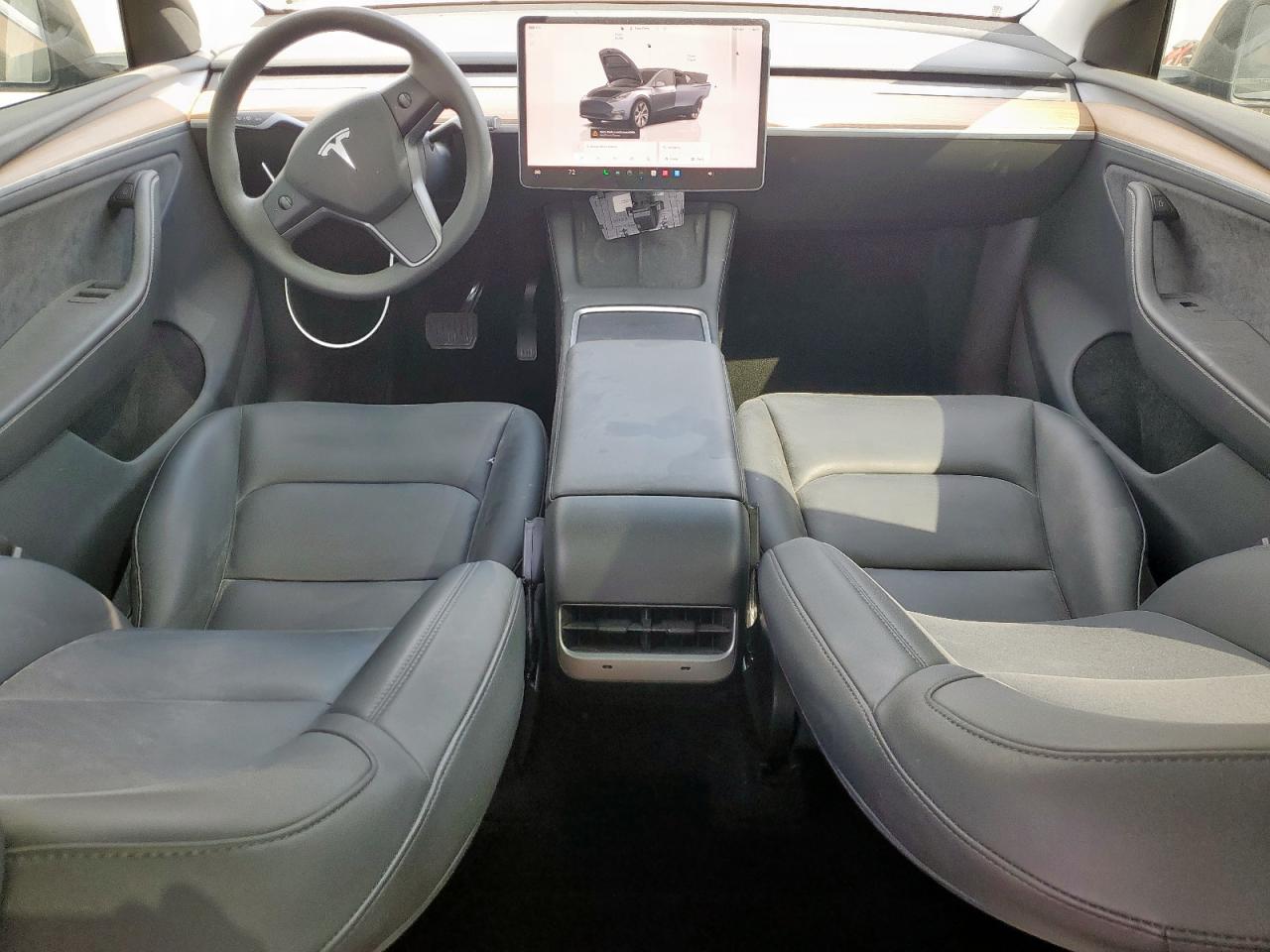 2023 Tesla Model Y VIN: 7SAYGDEE3PA187692 Lot: 82221735