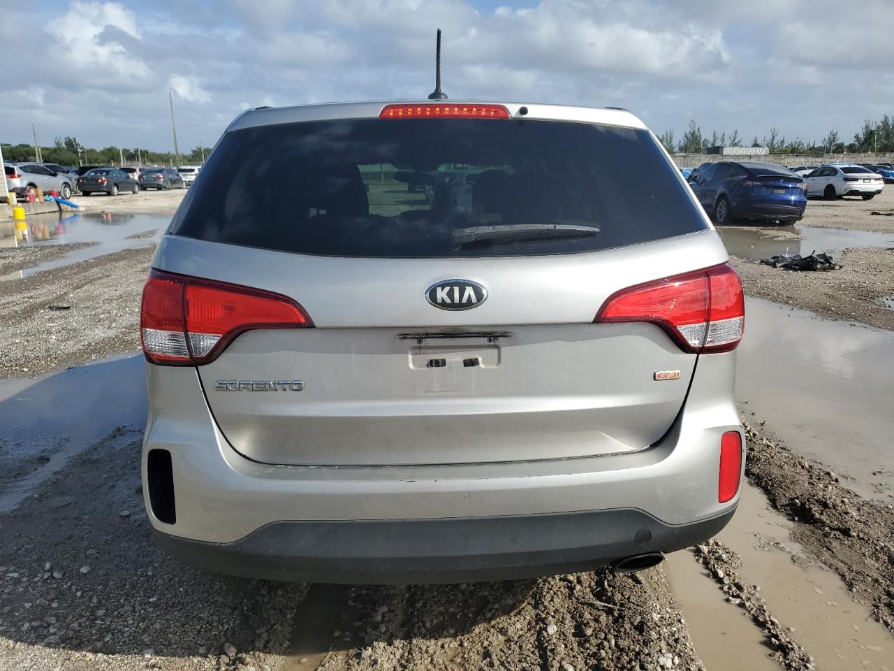 2015 Kia Sorento Lx VIN: 5XYKT3A60FG588358 Lot: 84957895