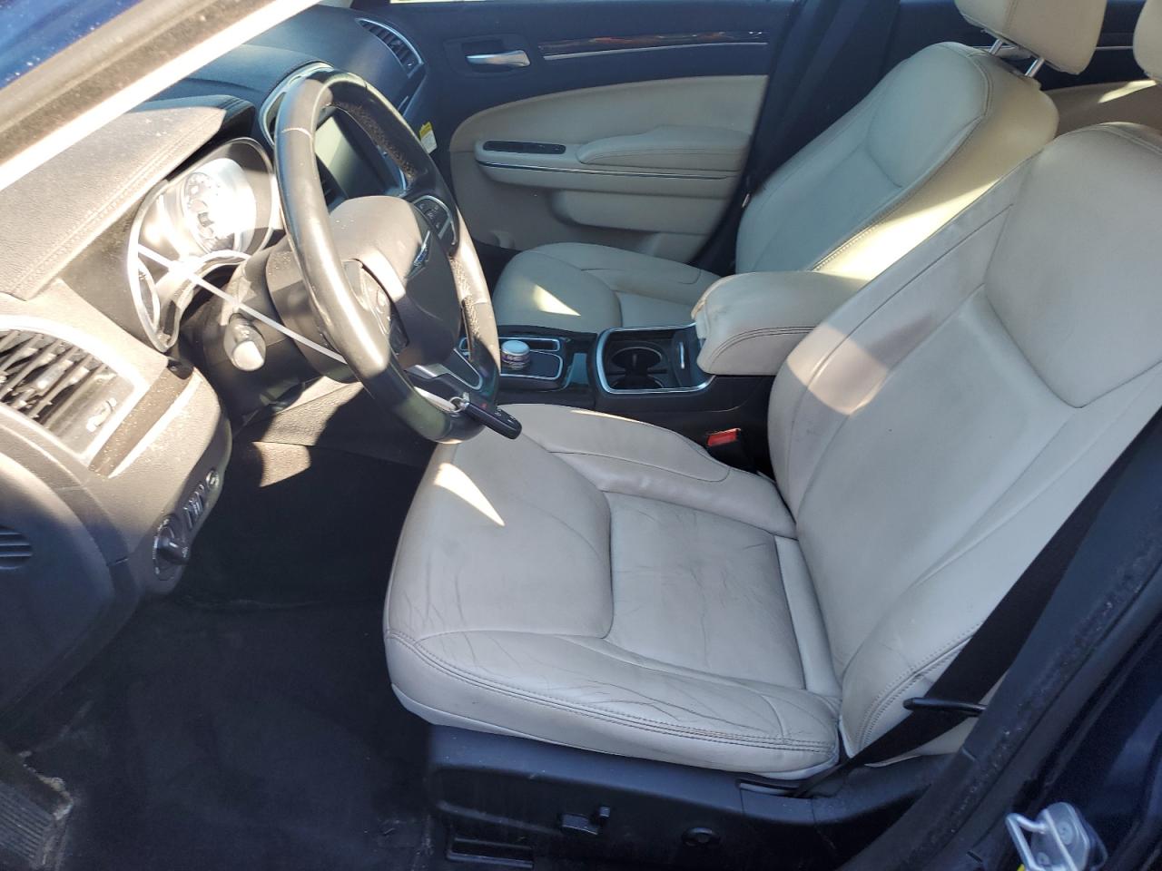 2015 Chrysler 300 Limited VIN: 2C3CCARG4FH736538 Lot: 84786135