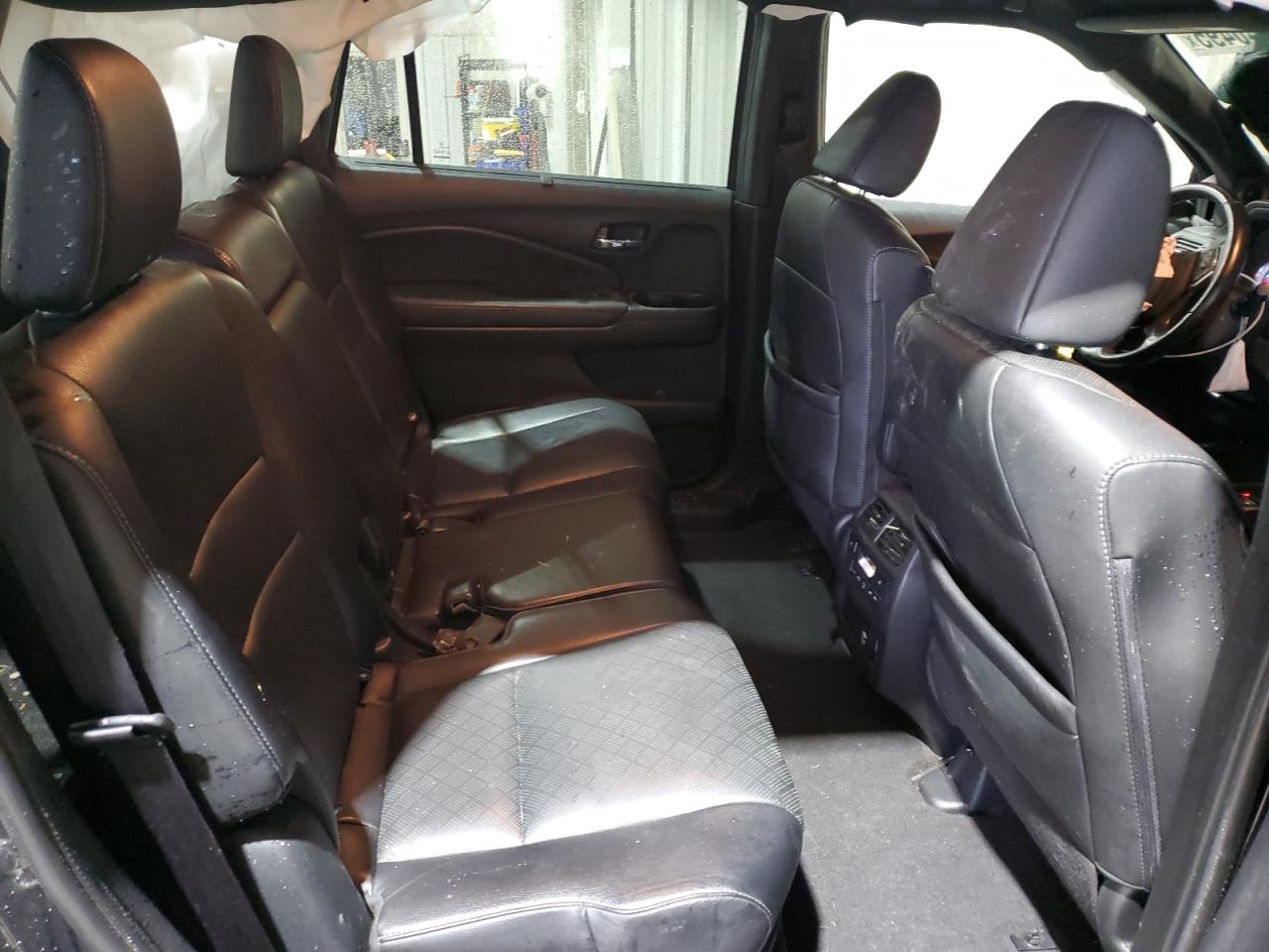 2019 Honda Passport Touring VIN: 5FNYF8H9XKB010610 Lot: 90540495