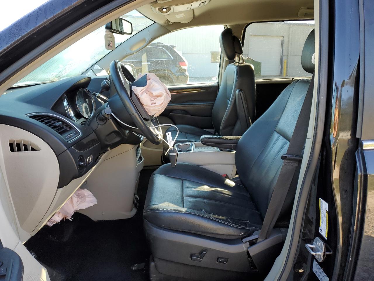 2015 Chrysler Town & Country Touring VIN: 2C4RC1BG9FR727151 Lot: 81928795