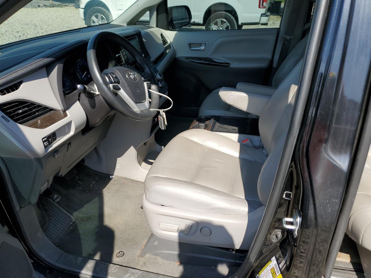 2018 Toyota Sienna Xle VIN: 5TDYZ3DC6JS923578 Lot: 85539875