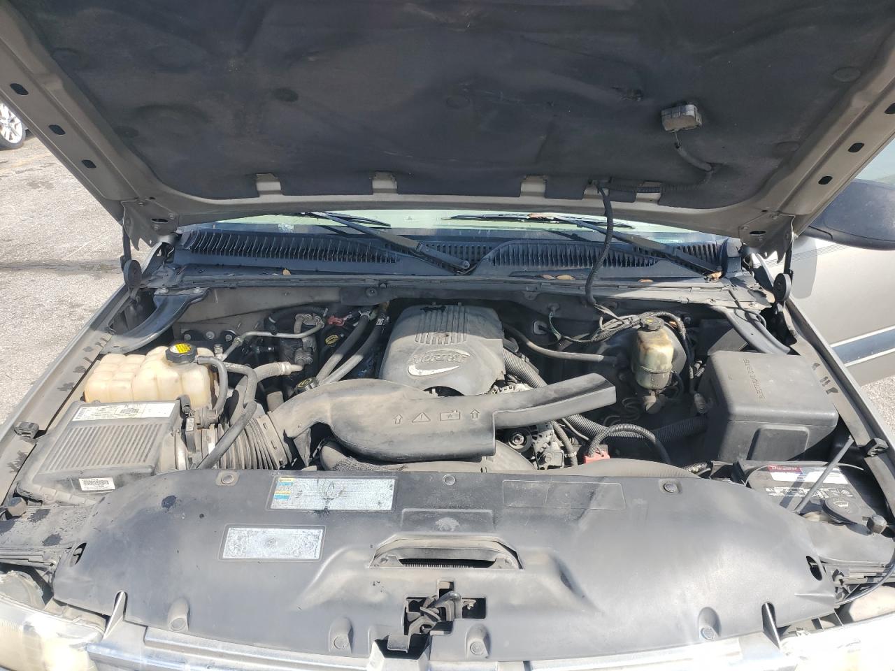 2002 Chevrolet Tahoe C1500 VIN: 1GNEC13Z02J101895 Lot: 85274875