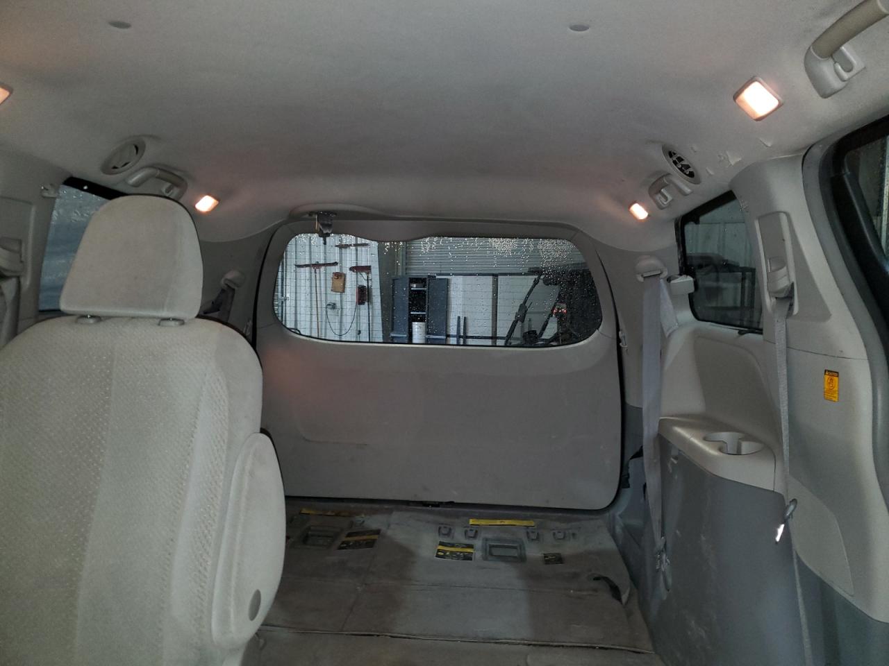 2011 Toyota Sienna Le VIN: 5TDKK3DC7BS069826 Lot: 84405645