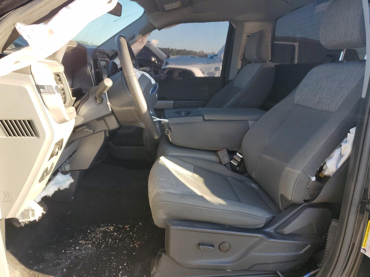 2023 Ford F150 VIN: 1FTMF1C58PKE03400 Lot: 82569435