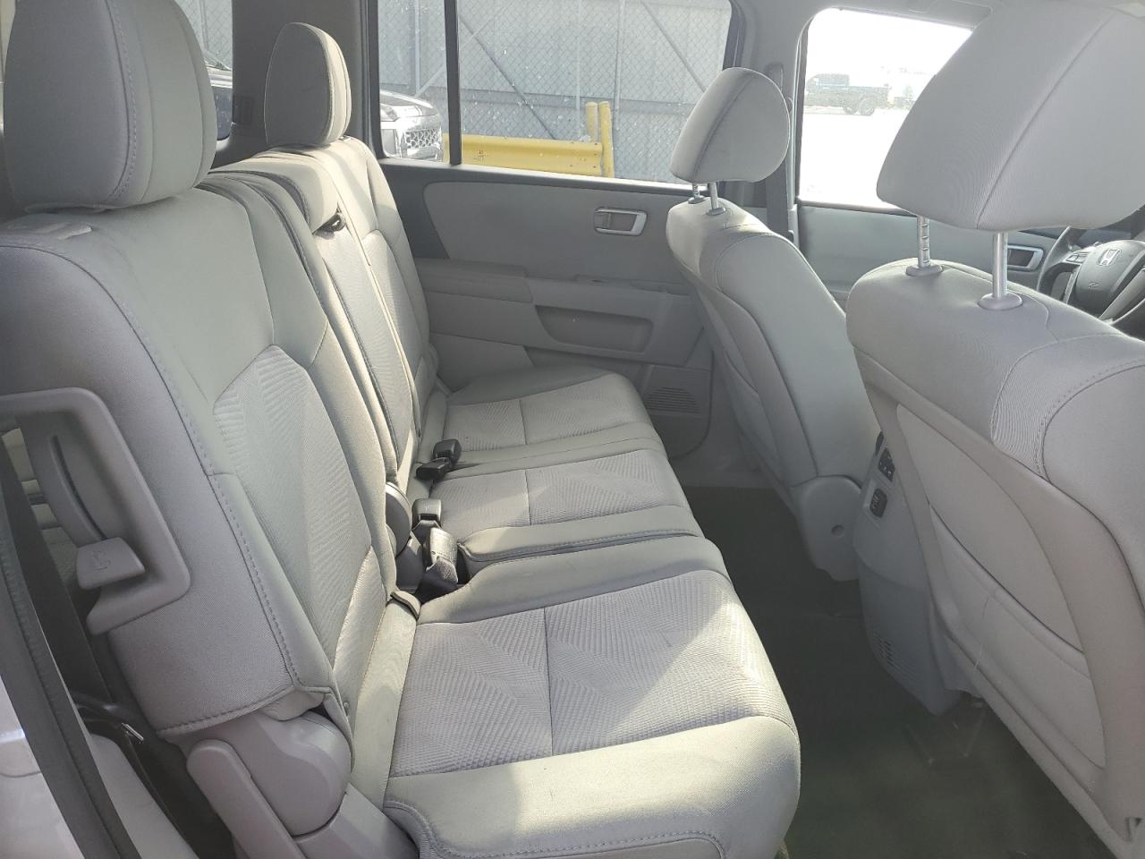 2015 Honda Pilot Lx VIN: 5FNYF4H26FB024344 Lot: 84016475