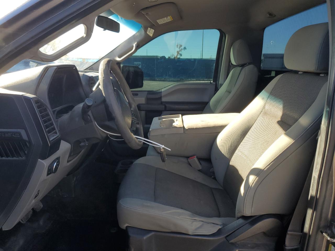 2017 Ford F150 VIN: 1FTMF1C88HKC33759 Lot: 87476585