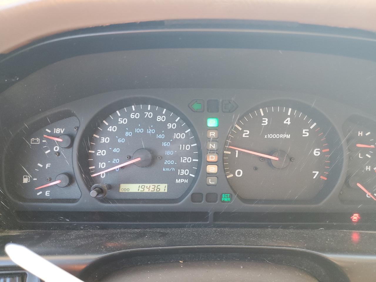 JT3HT05J8Y0110628 2000 Toyota Land Cruiser