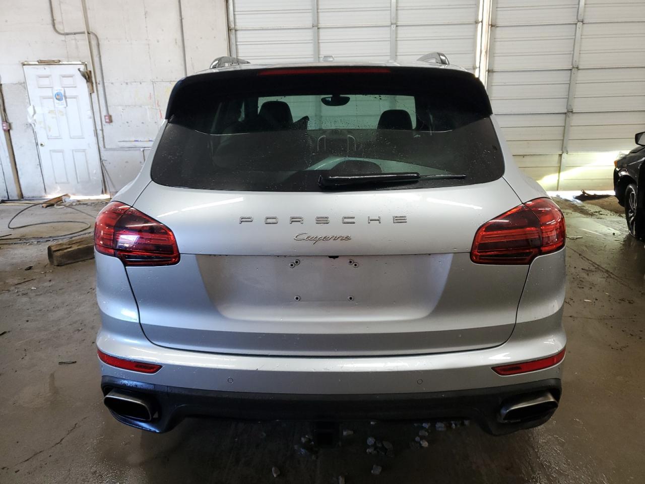 2017 Porsche Cayenne VIN: WP1AA2A27HKA80604 Lot: 85002495