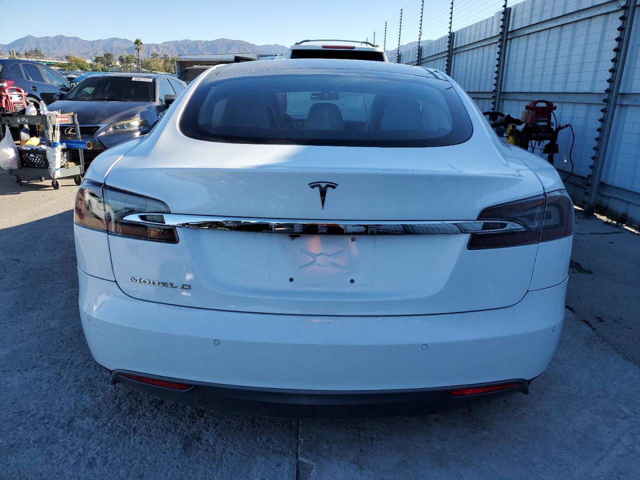 2015 Tesla Model S 85 VIN: 5YJSA1H19FF090459 Lot: 87196645
