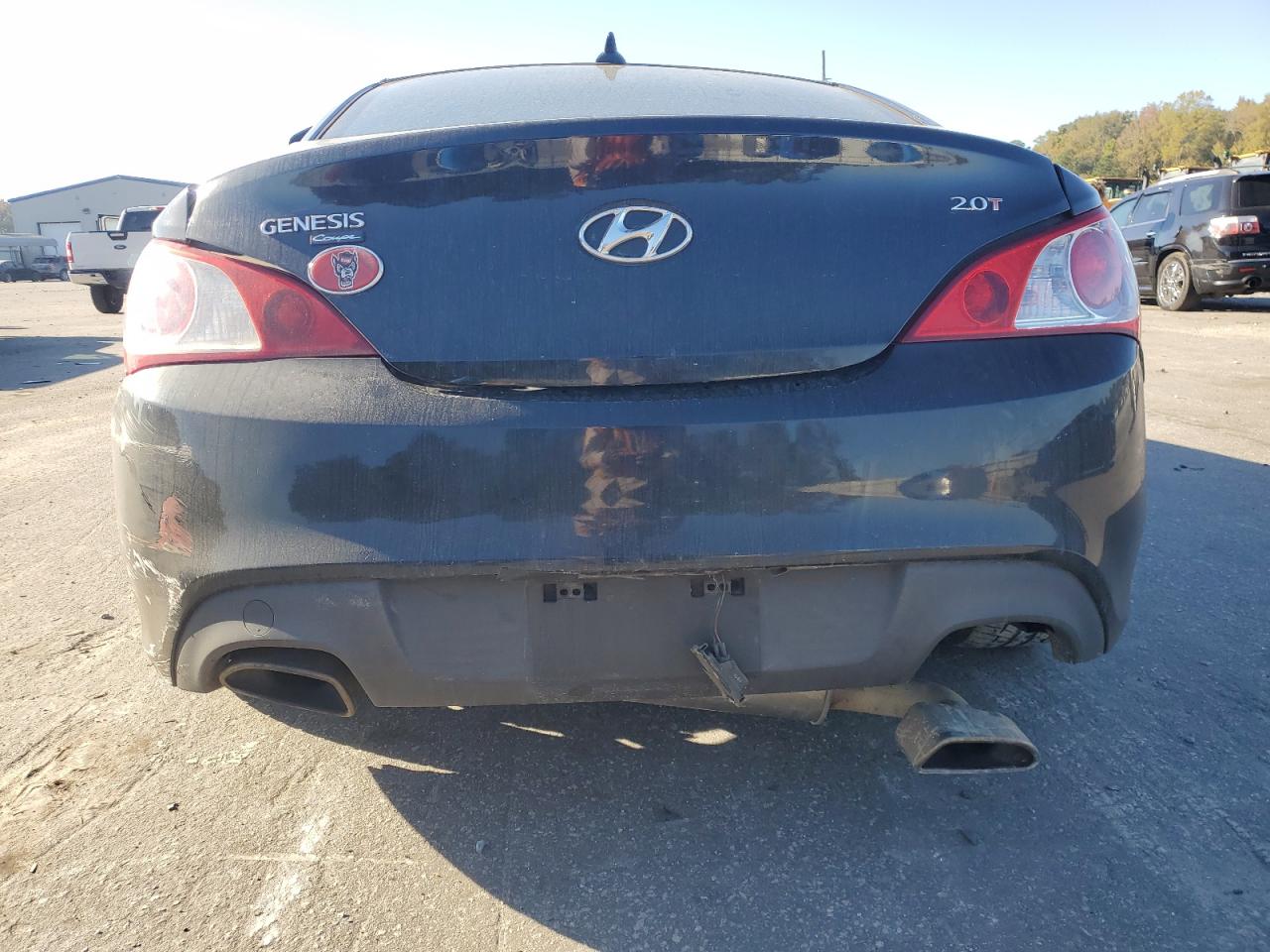 2010 Hyundai Genesis Coupe 2.0T VIN: KMHHT6KD5AU028587 Lot: 82642785