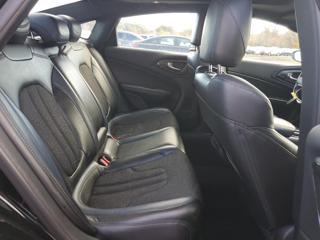 2015 Chrysler 200 S VIN: 1C3CCCDG7FN530690 Lot: 86167125