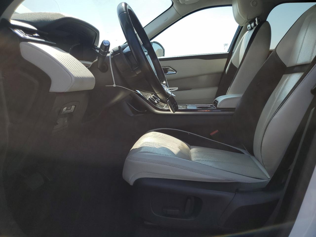 2019 Land Rover Range Rover Velar S VIN: SALYB2EX4KA784994 Lot: 85703235