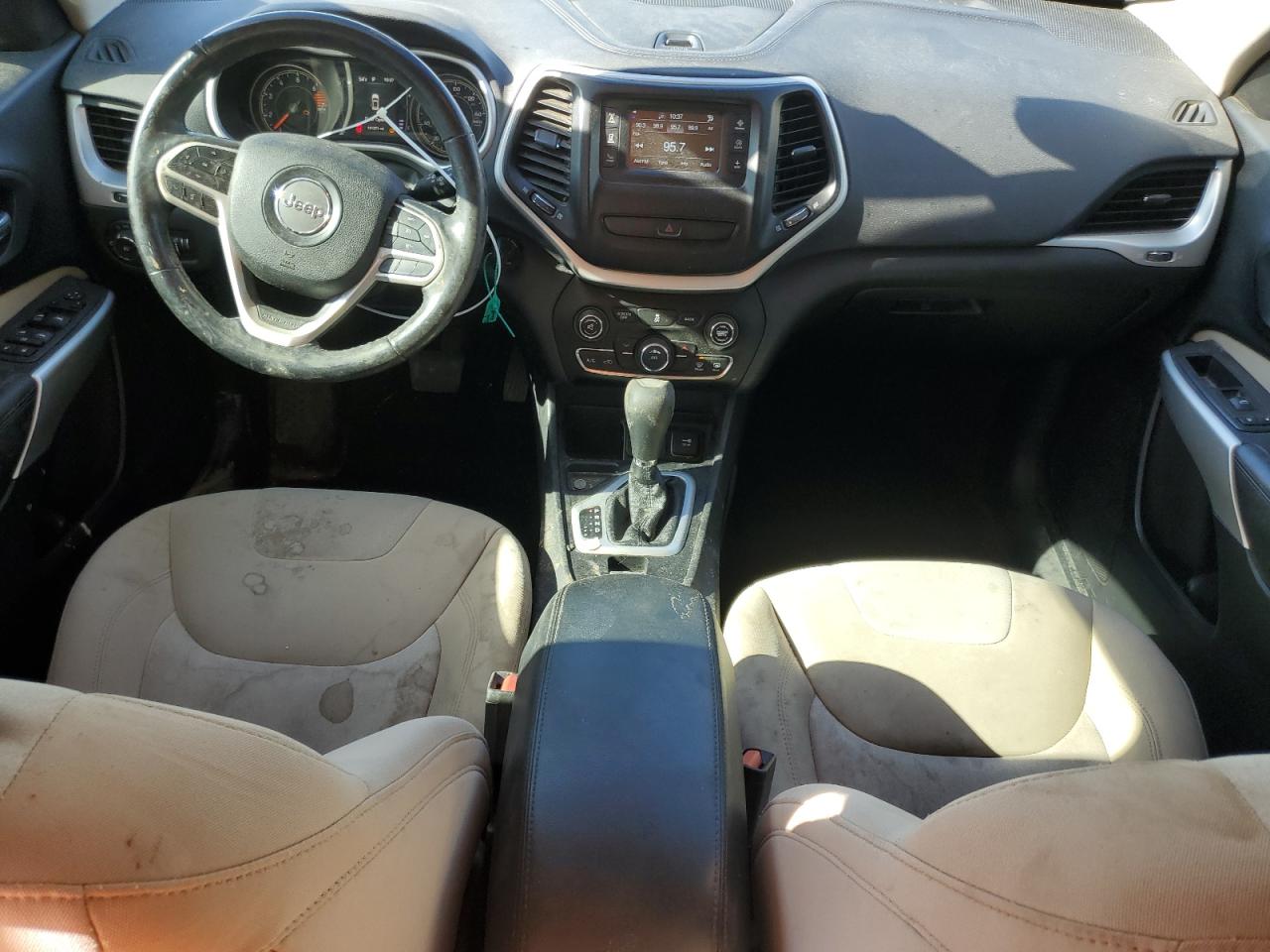 2018 Jeep Cherokee Latitude VIN: 1C4PJLCB7JD553295 Lot: 90314245