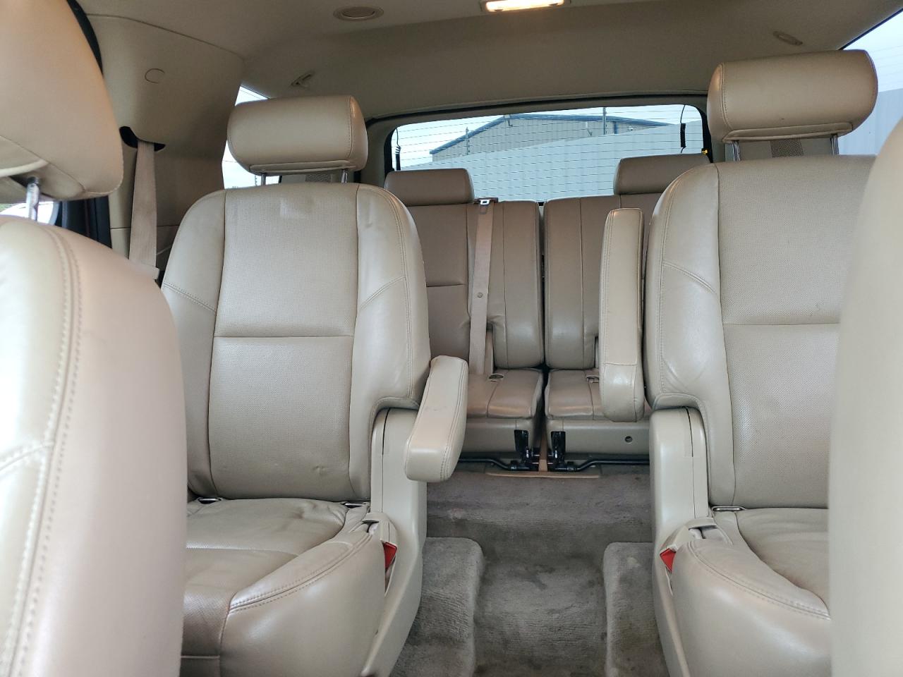 2010 Cadillac Escalade Premium VIN: 1GYUKCEF5AR209705 Lot: 90145355