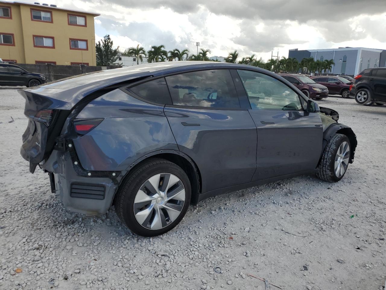 2023 Tesla Model Y grey null electric 7SAYGDEE7PF862611 photo #4