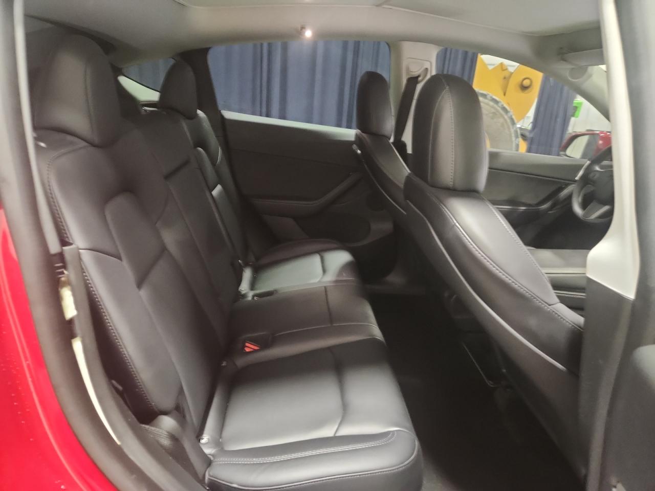 2022 Tesla Model Y VIN: 7SAYGDEE6NF385571 Lot: 85714915