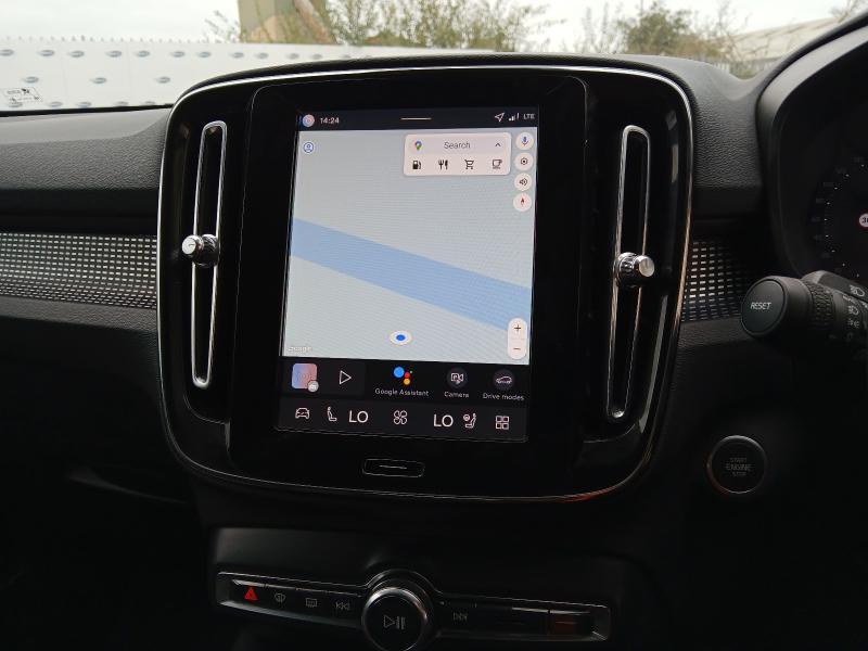 2025 VOLVO XC40 2.0 B4P PLUS DARK 5DR AUTO