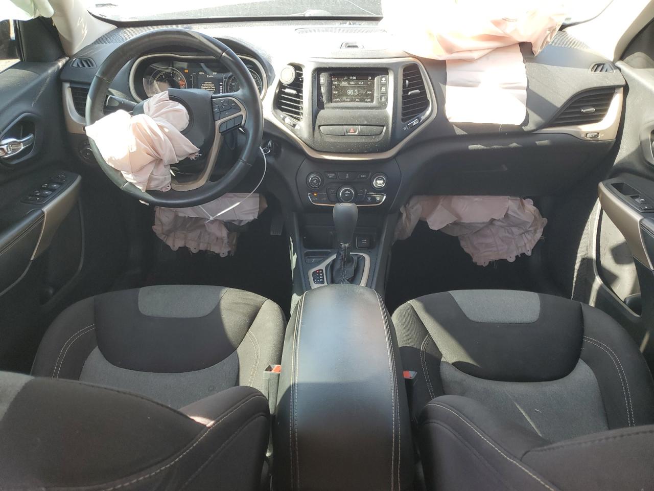 2018 Jeep Cherokee Latitude VIN: 1C4PJLCB4JD615820 Lot: 84973765