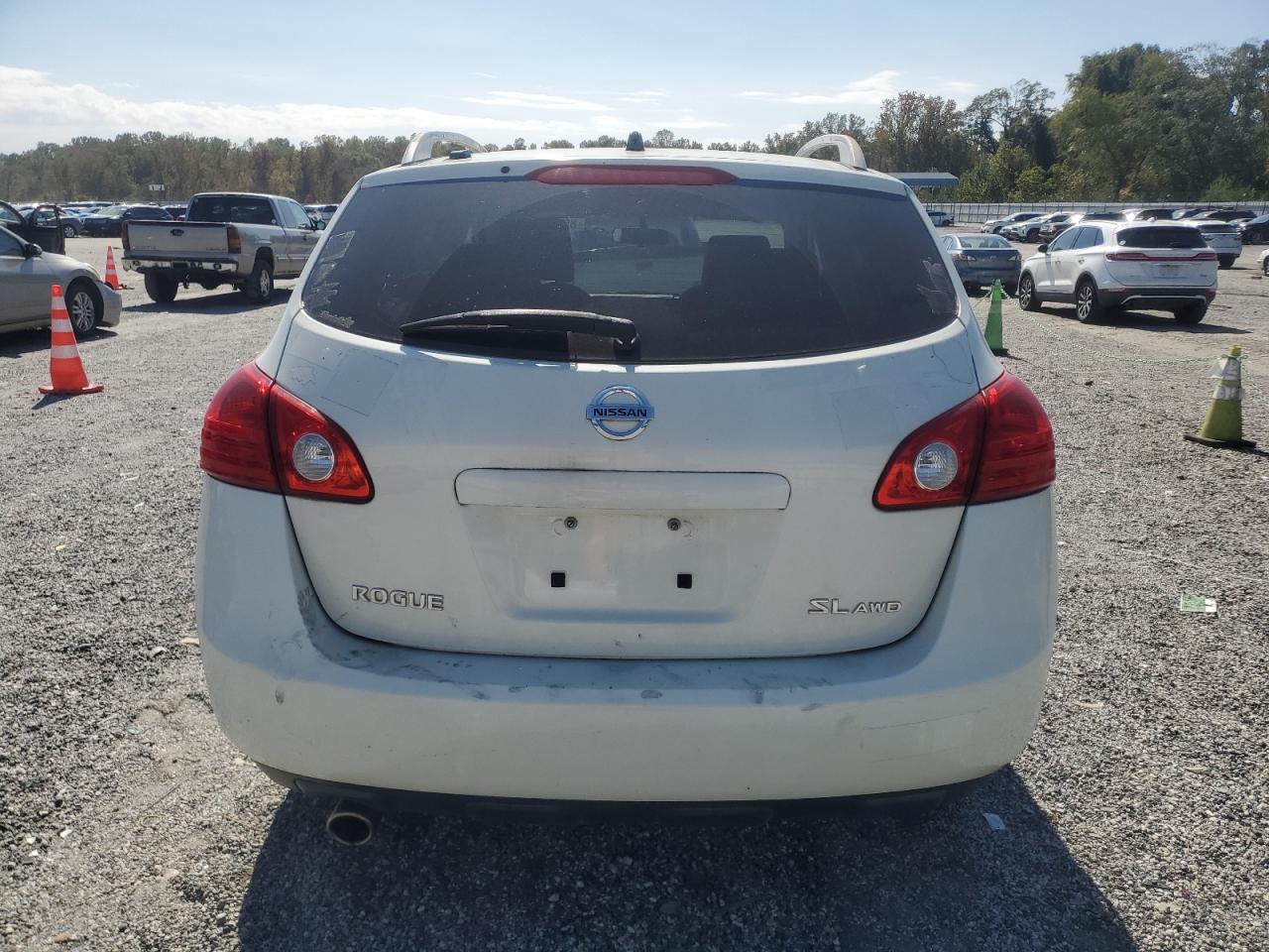 2010 Nissan Rogue S VIN: JN8AS5MV6AW137979 Lot: 85841765