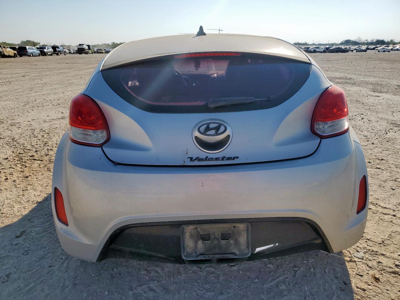 2013 Hyundai Veloster VIN: KMHTC6AD8DU089125 Lot: 84891315
