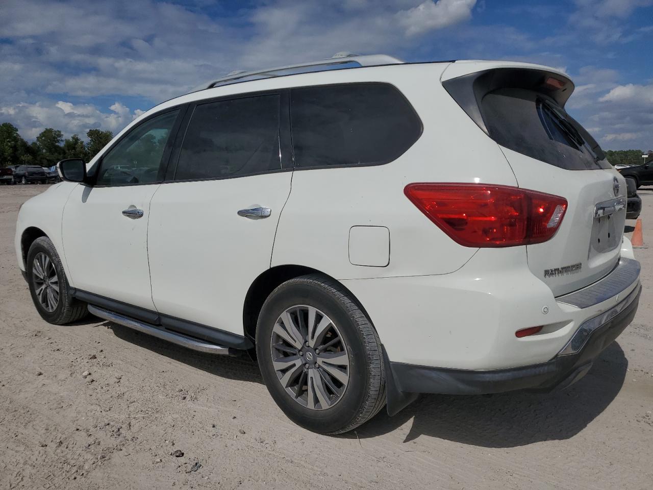 2018 Nissan Pathfinder S white null gas 5N1DR2MN8JC607977 photo #3