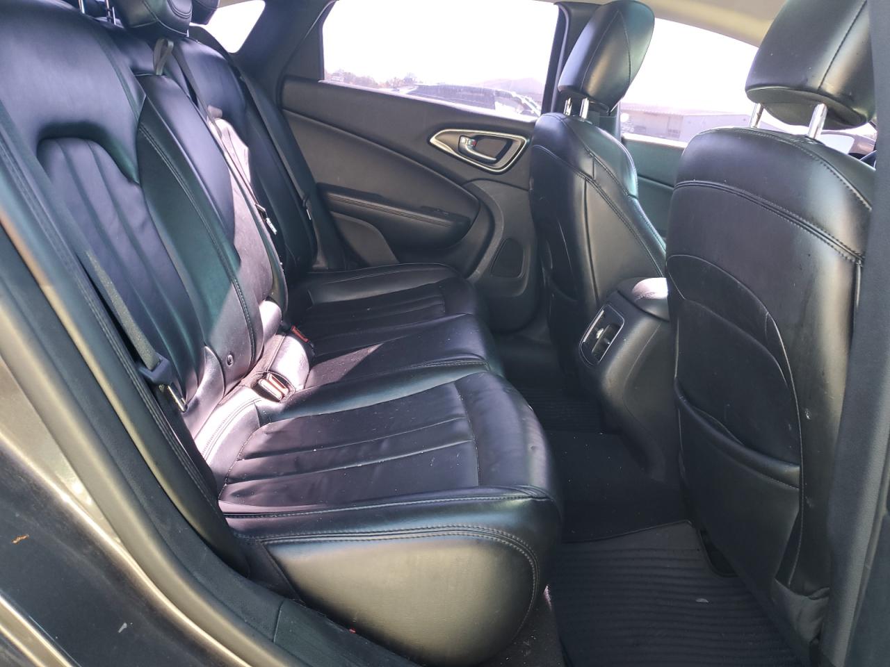 2017 Chrysler 200 Limited VIN: 1C3CCCAB7HN511231 Lot: 87211995