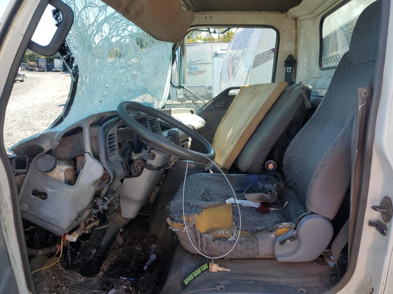 1999 Isuzu Npr VIN: 4KLB4B1R7XJ004461 Lot: 85926325