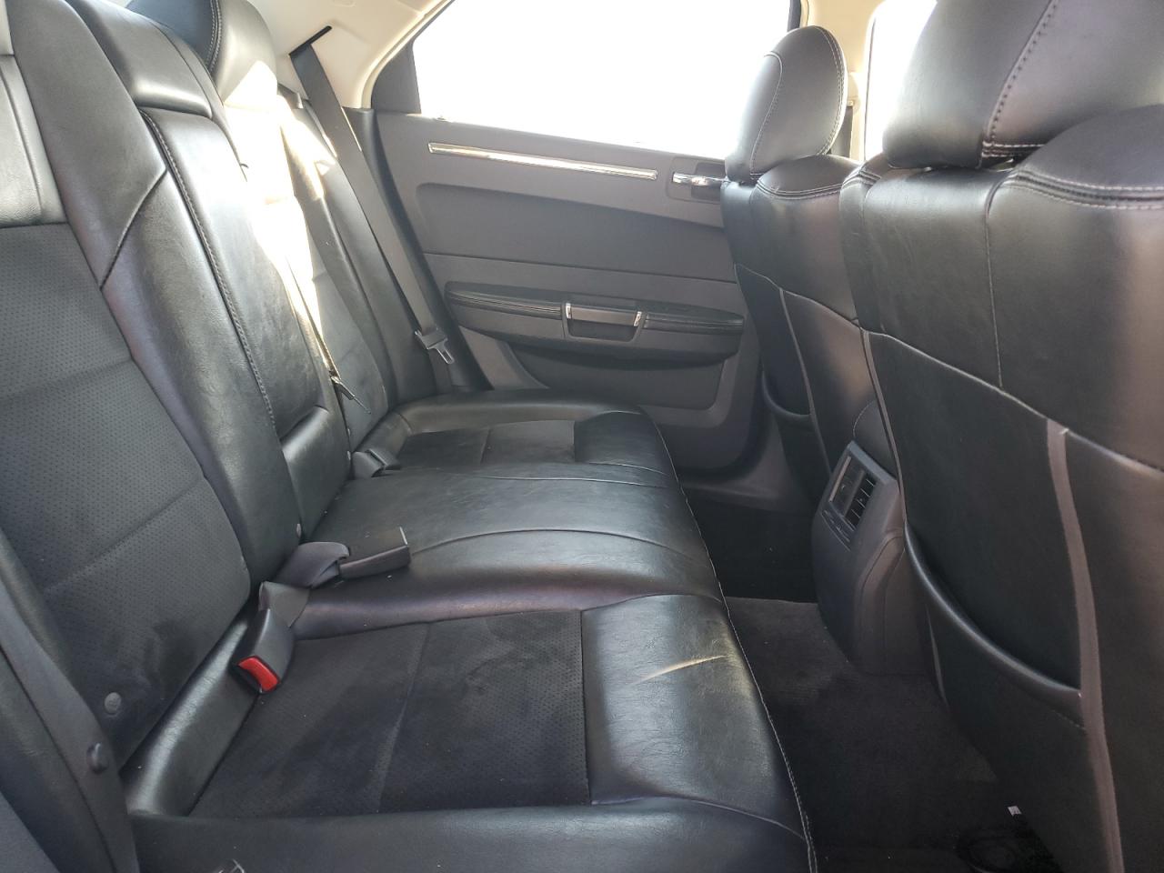 2008 Chrysler 300C VIN: 2C3LA63H18H305663 Lot: 90441415