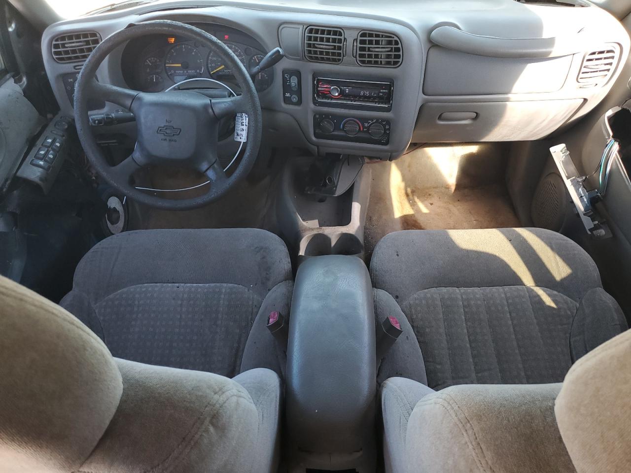 2000 Chevrolet Blazer VIN: 1GNCS13W4Y2237627 Lot: 85003035