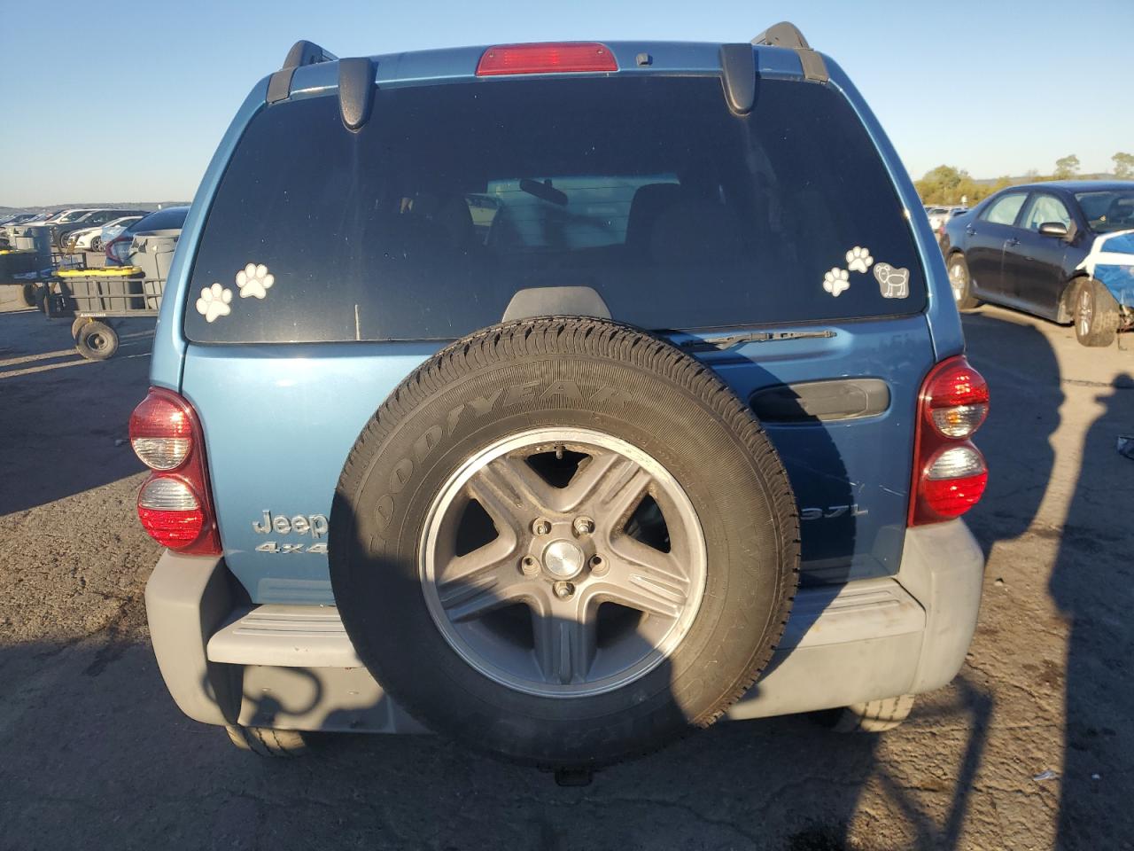 2005 Jeep Liberty Sport VIN: 1J4GL48K75W568621 Lot: 85915965