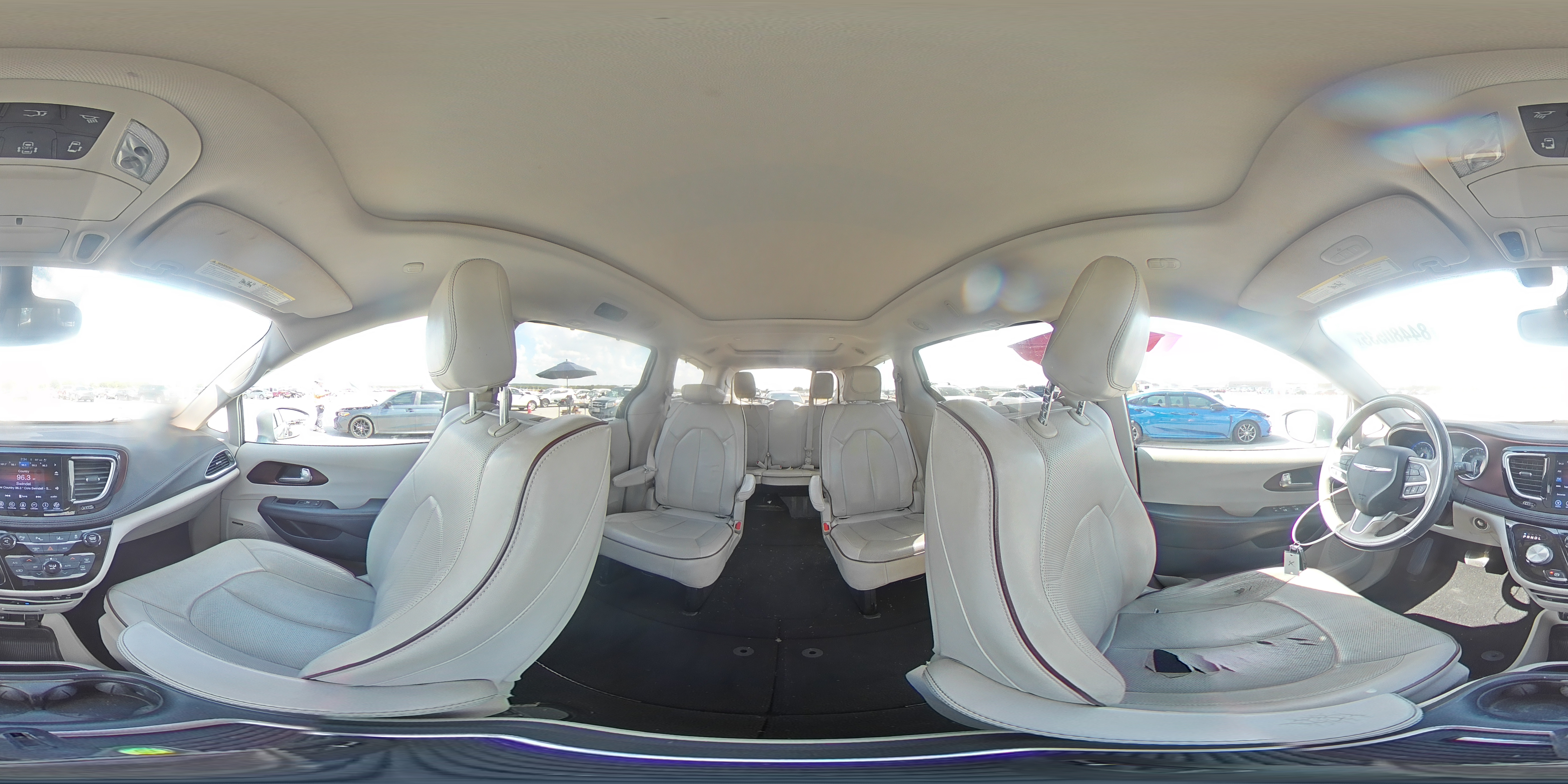 2017 Chrysler Pacifica Limited VIN: 2C4RC1GG1HR633390 Lot: 84480535