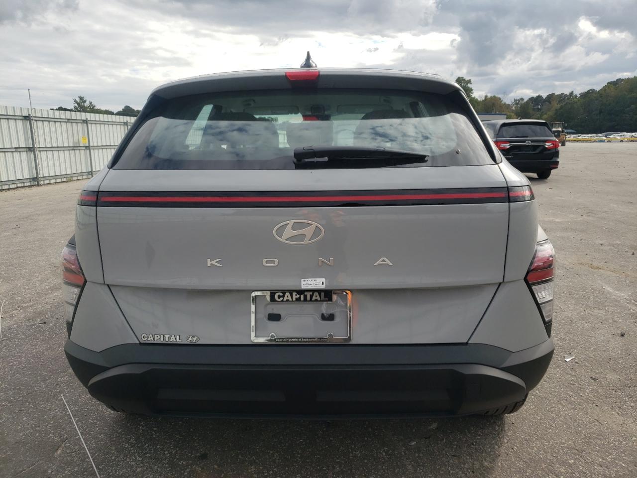 2026 Hyundai Kona Se VIN: KM8HA3AB7TU352597 Lot: 81976825