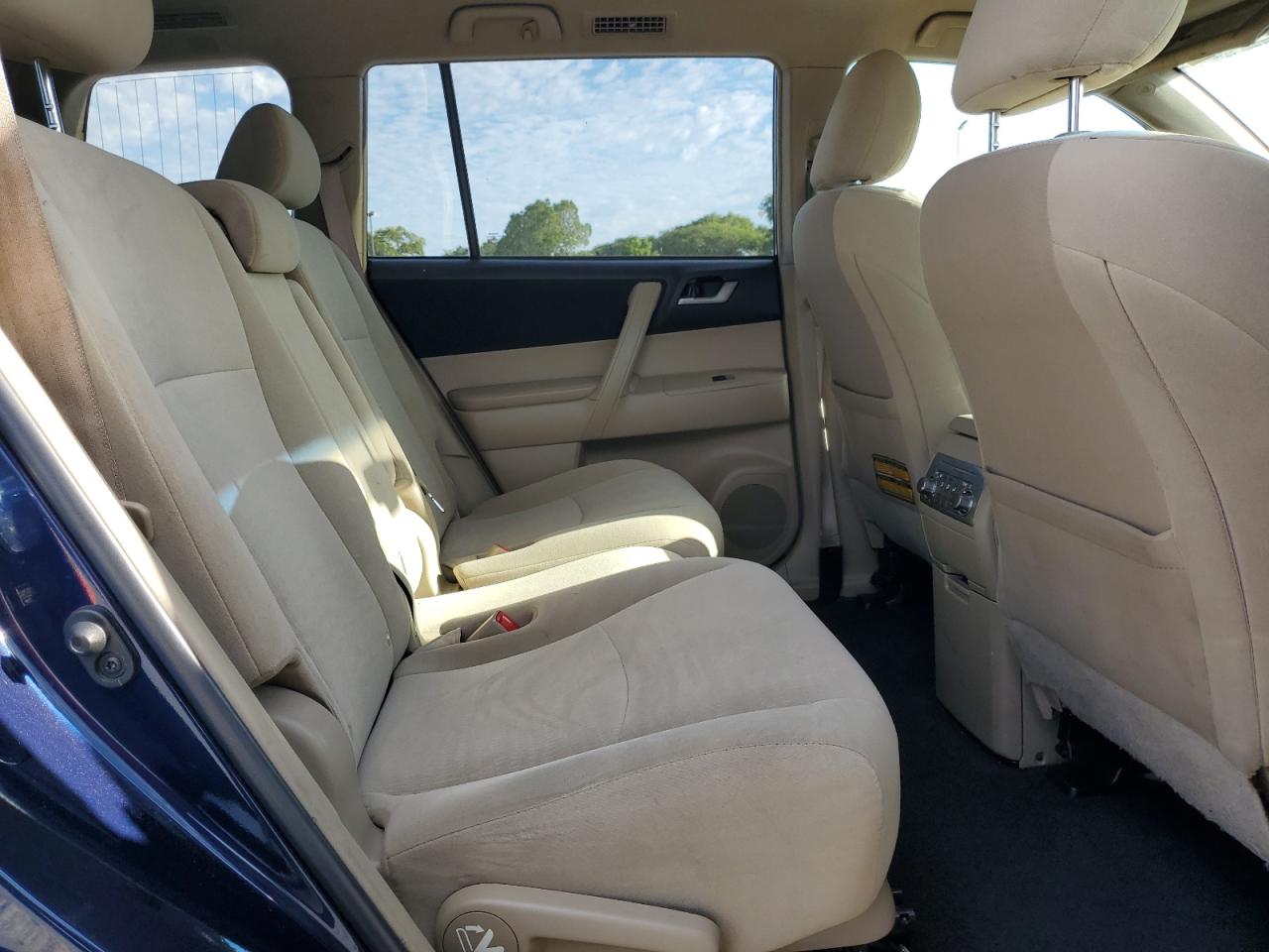 2013 Toyota Highlander Base VIN: 5TDBK3EH6DS193289 Lot: 82420805