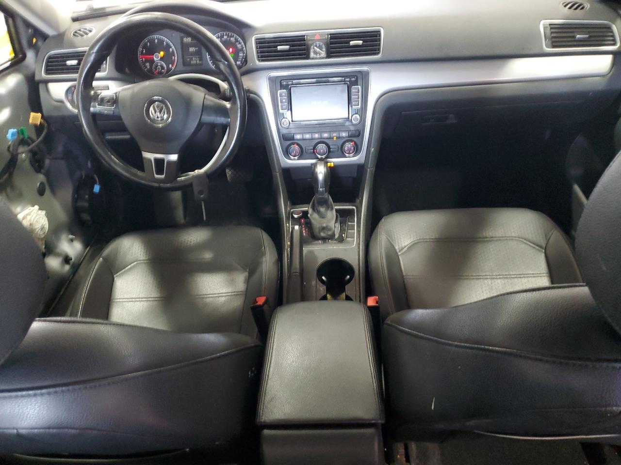 2015 Volkswagen Passat S VIN: 1VWAT7A36FC111072 Lot: 81395805