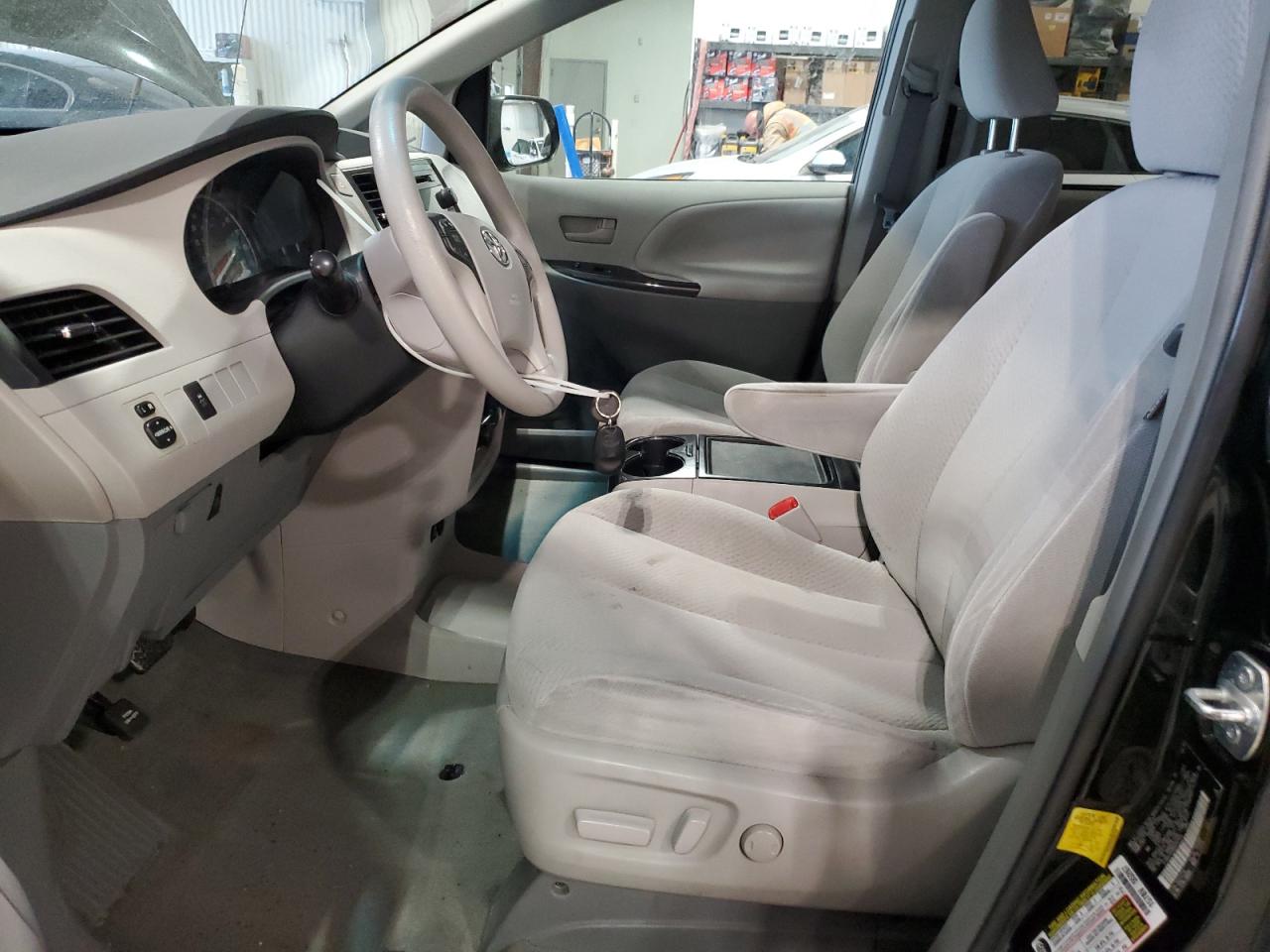 2013 Toyota Sienna Le VIN: 5TDKK3DC8DS282464 Lot: 90034475