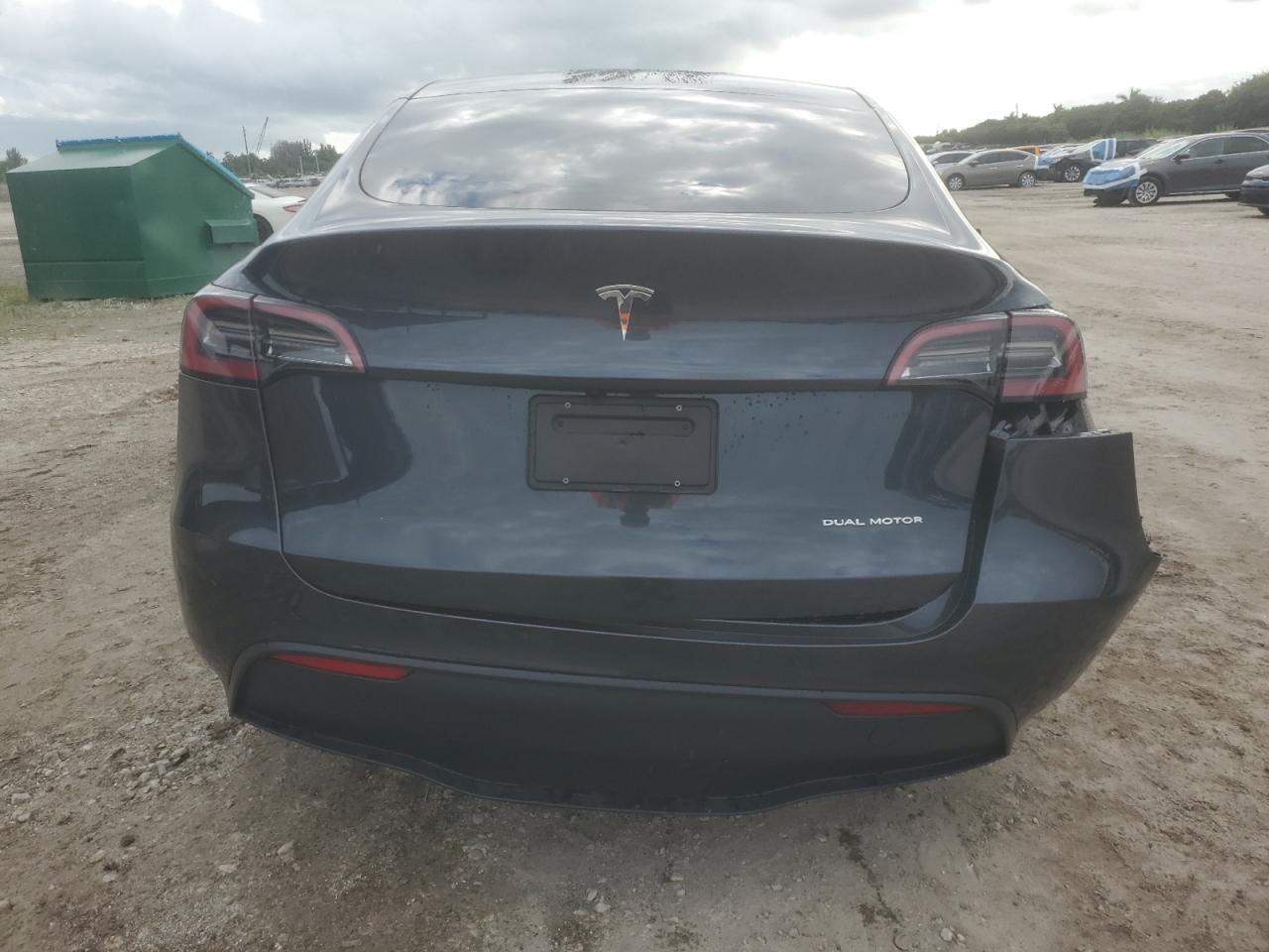 2025 Tesla Model Y VIN: 7SAYGDEE5SA348133 Lot: 90262715