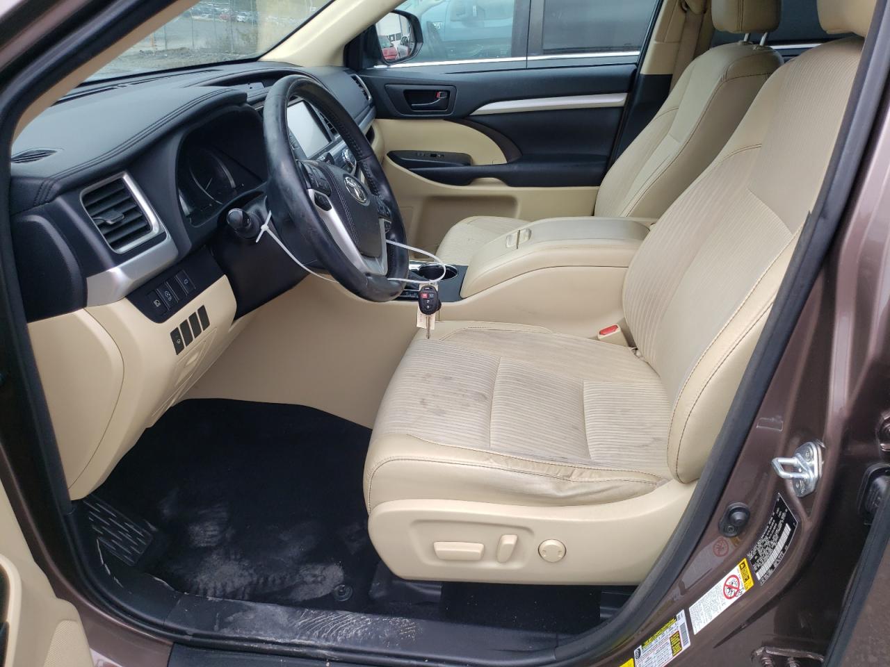 2017 Toyota Highlander Le VIN: 5TDBZRFH0HS446948 Lot: 82451485