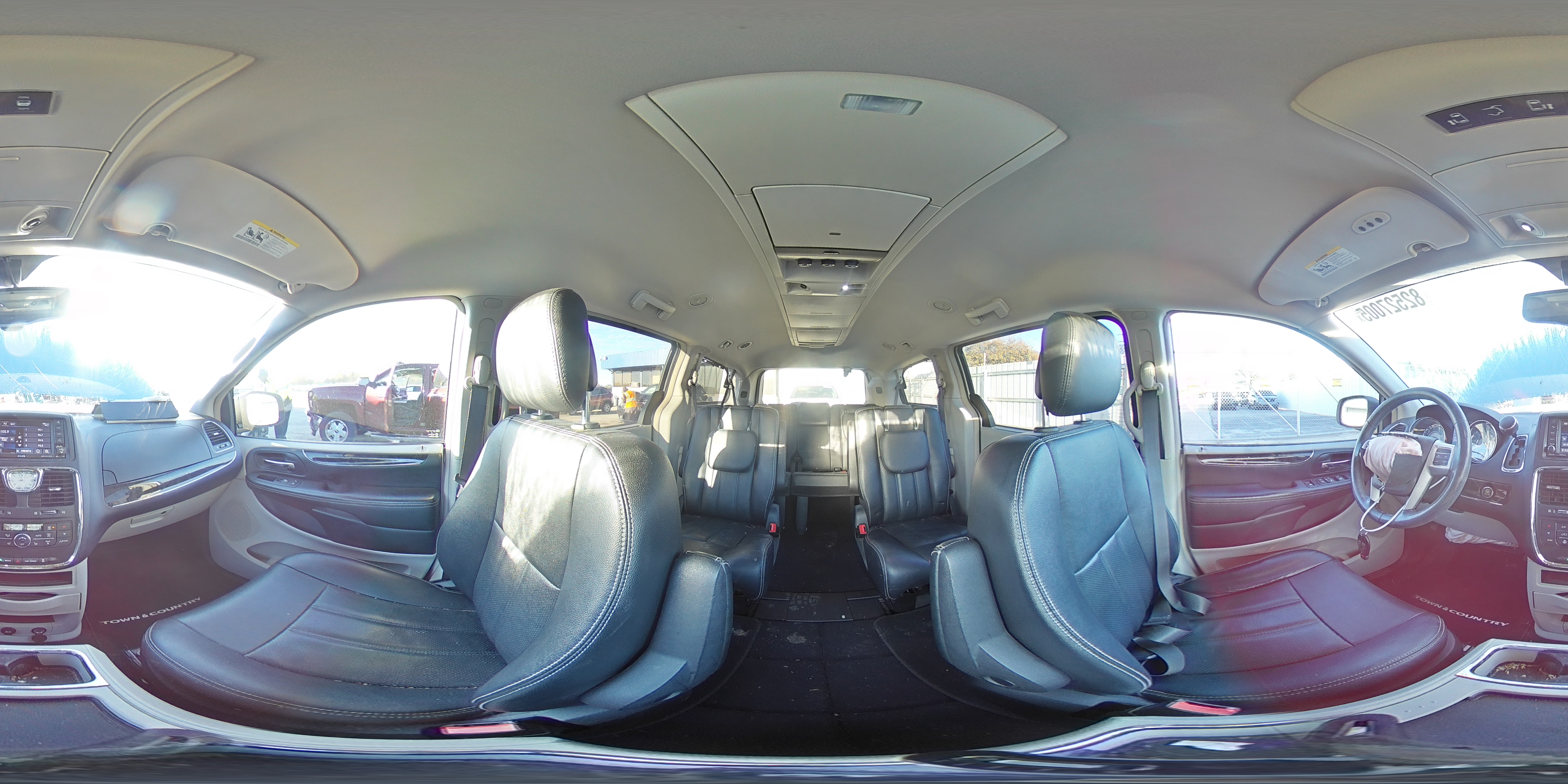 2015 Chrysler Town & Country Touring L VIN: 2C4RC1CG9FR727794 Lot: 82527005