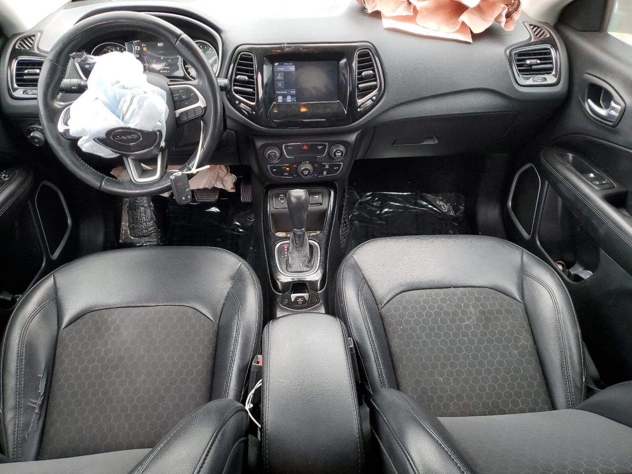 2019 Jeep Compass Latitude VIN: 3C4NJCBB2KT706637 Lot: 86140265