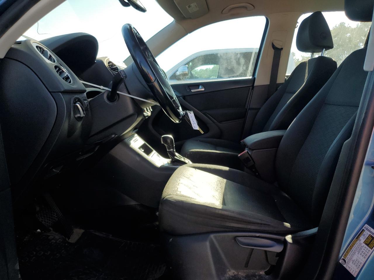 2017 Volkswagen Tiguan S VIN: WVGBV7AX5HK050791 Lot: 84587405