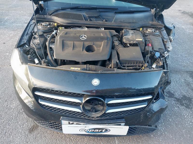 2014 MERCEDES-BENZ A180 BLUEEFFICIENCY SE CD 